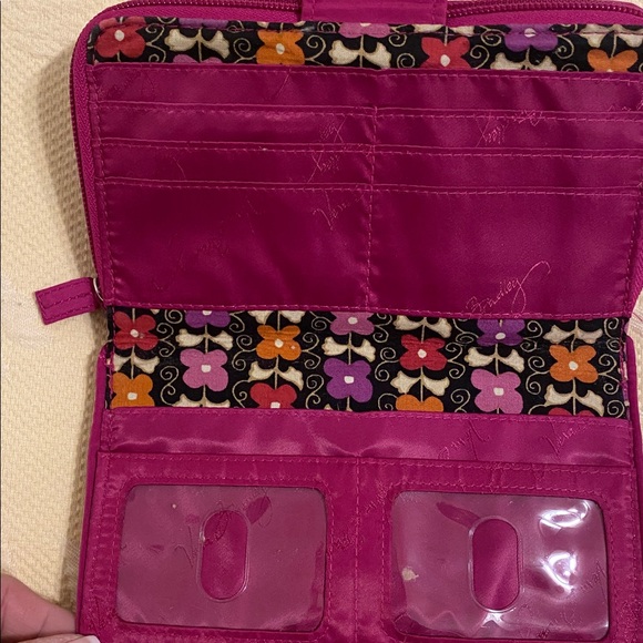 Vera Bradley Fuchsia Quilted Wallet, nice condition - Picture 6 of 8